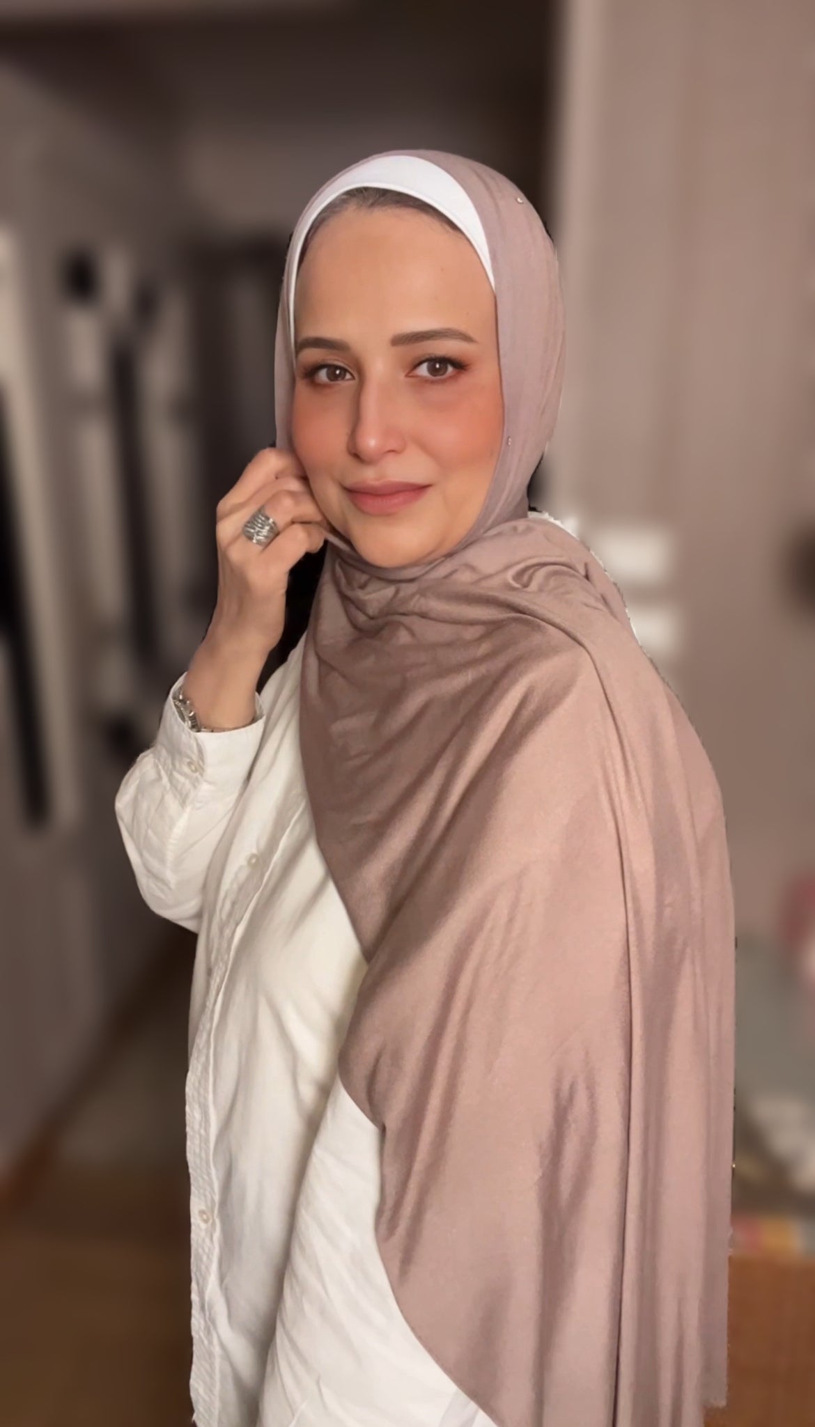 Elegant Kuwaiti Hijab with Subtle Silver Shine .